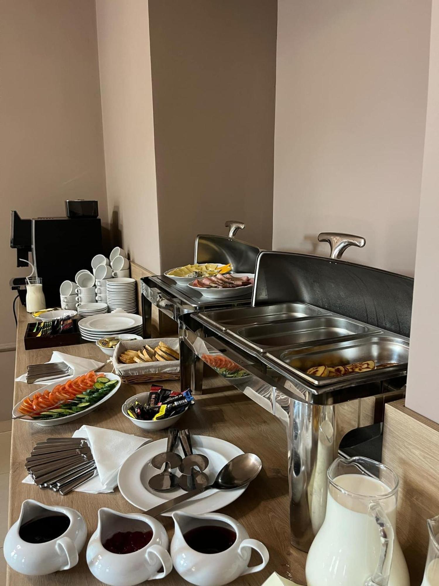 Aparthotel Maargick Краков Экстерьер фото